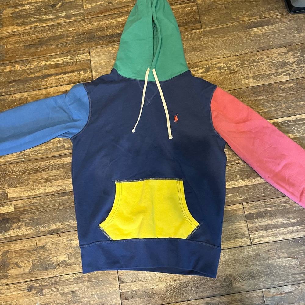 XS men’s polo hoodie.